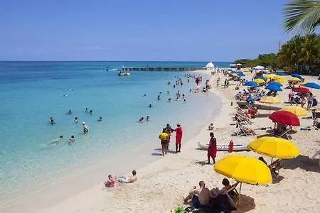 Villa Hospitality Expert El1 Private Pool Chef Montego Bay