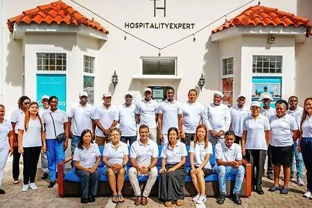 Villa Hospitality Expert El1 Private Pool Chef *