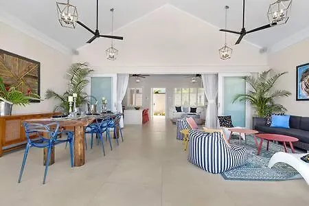 Hospitality Expert El1 Private Pool Chef Villa